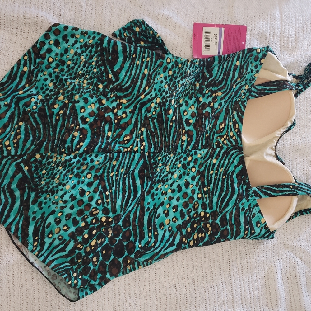 Swiming Suit - Picture 2 of 3